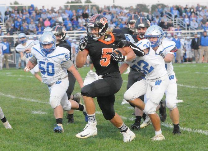 Se Snaps Royals N10 Unbeaten Streak Advertiser Tribune Attica