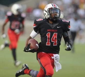 repository julie vennitti n mckinleys  darius smothers 14 scores a touchdown in the  first half  friday against buchtel at fawcett