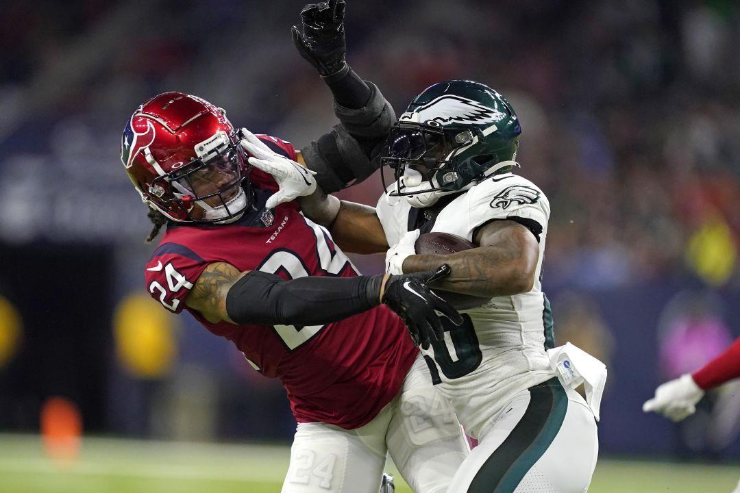 Houston Texans defensive back Derek Stingley Jr. (24) looks to