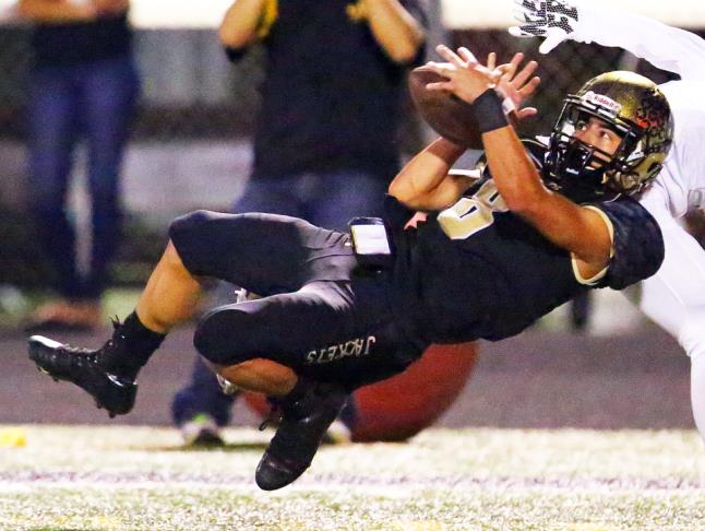 Edcouch Elsa S Jj Flores Overcomes Traumatic Incident To Star On